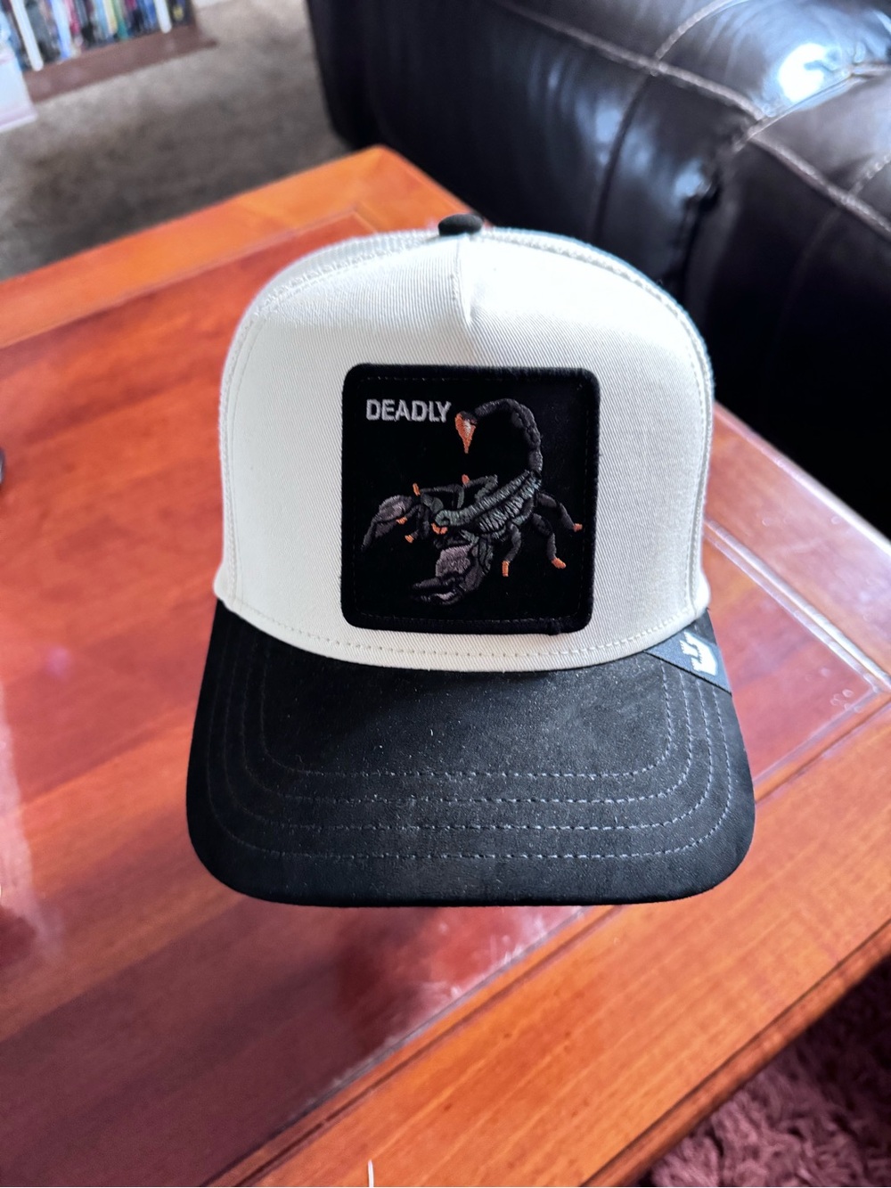 Goorin Bros. "SUEDE SCORPION"
Truckers Hat. White Mesh SnapBack NWT.